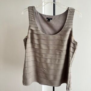 ANN TAYLOR 100% Silk Georgette Silver Gray Sleeveless Pleated Blouse U neck $89+